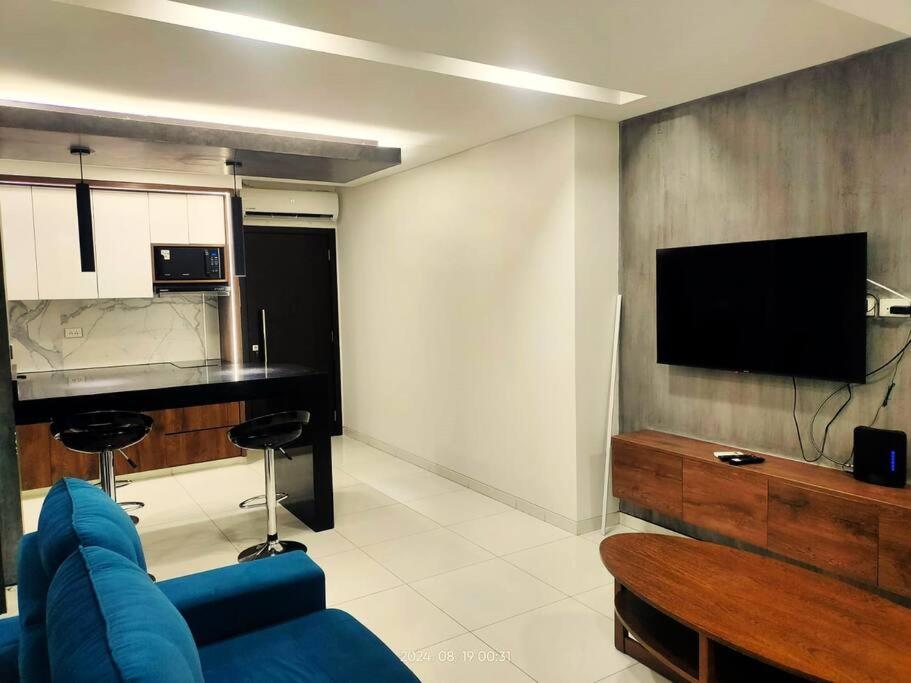 6A, Equipetrol - Lujoso Penthouse con Amplia Terraza