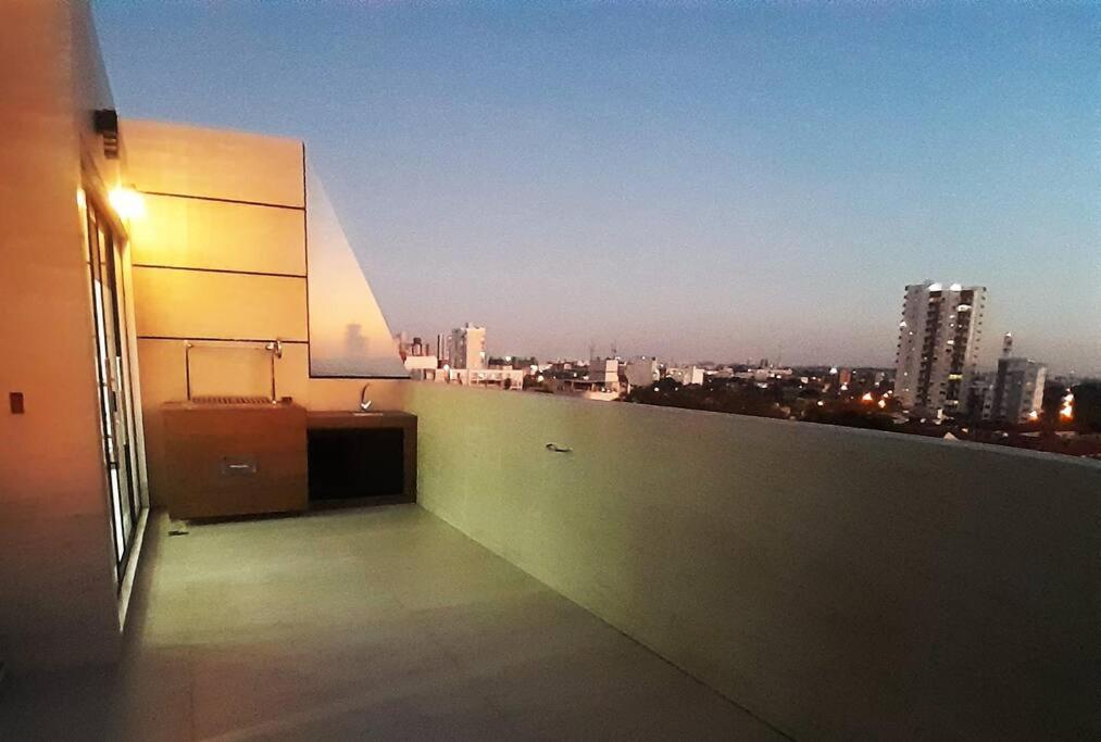 6A, Equipetrol - Lujoso Penthouse con Amplia Terraza