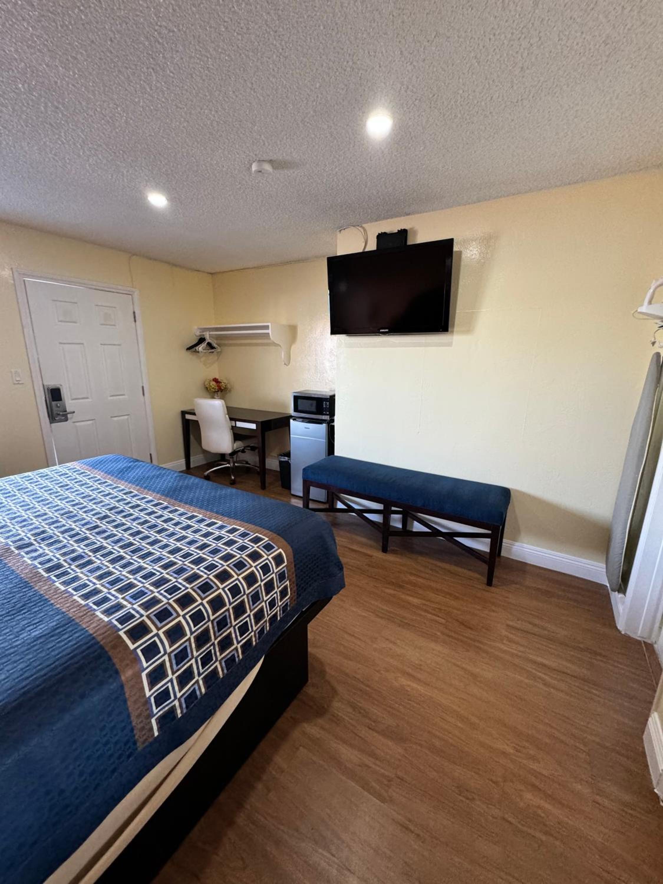 Walden Motel