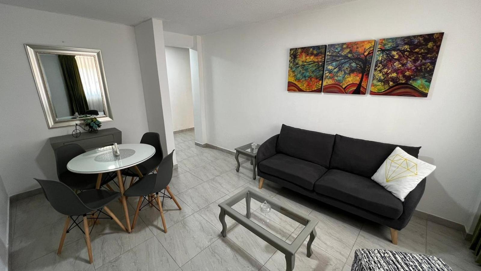 Apartamento moderno y central Excelente ubicacion