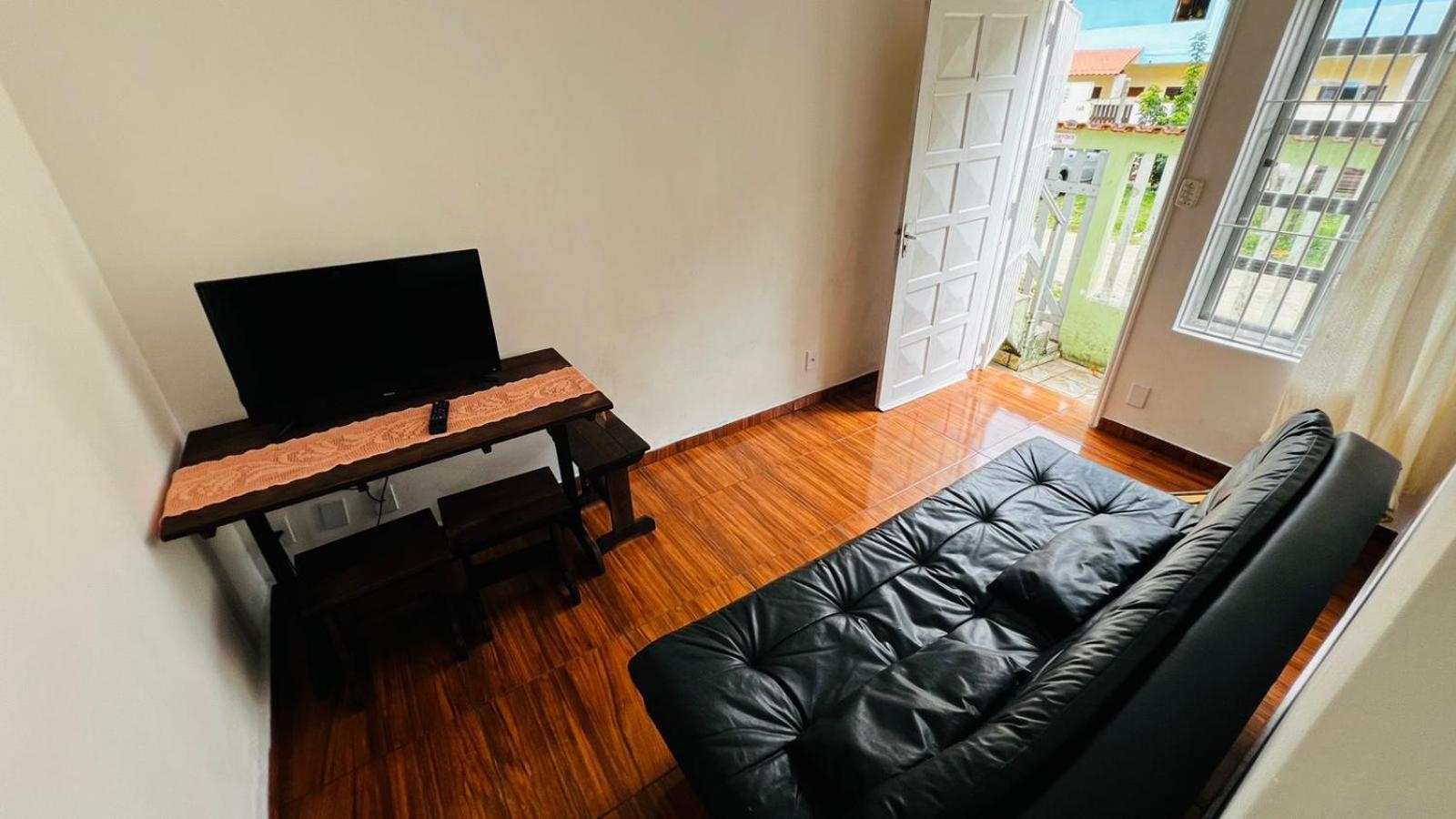 Apartamento até 10 pessoas, 4 quadras Praia Grande Ubatuba-SP