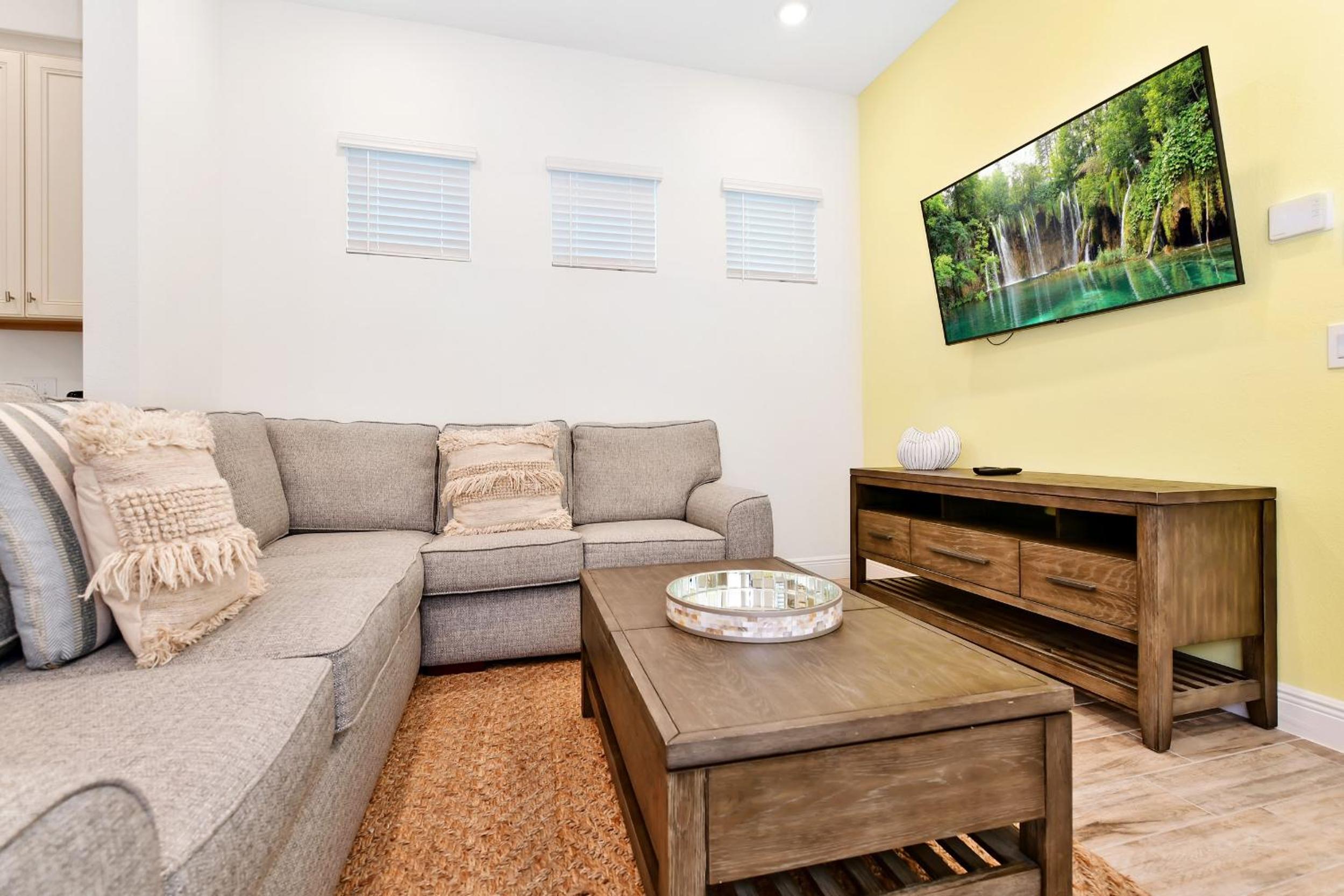 White Sand Cottage With Private Pool Near Disney With Margaritaville Resort & Island H2O Access - 8023Kd