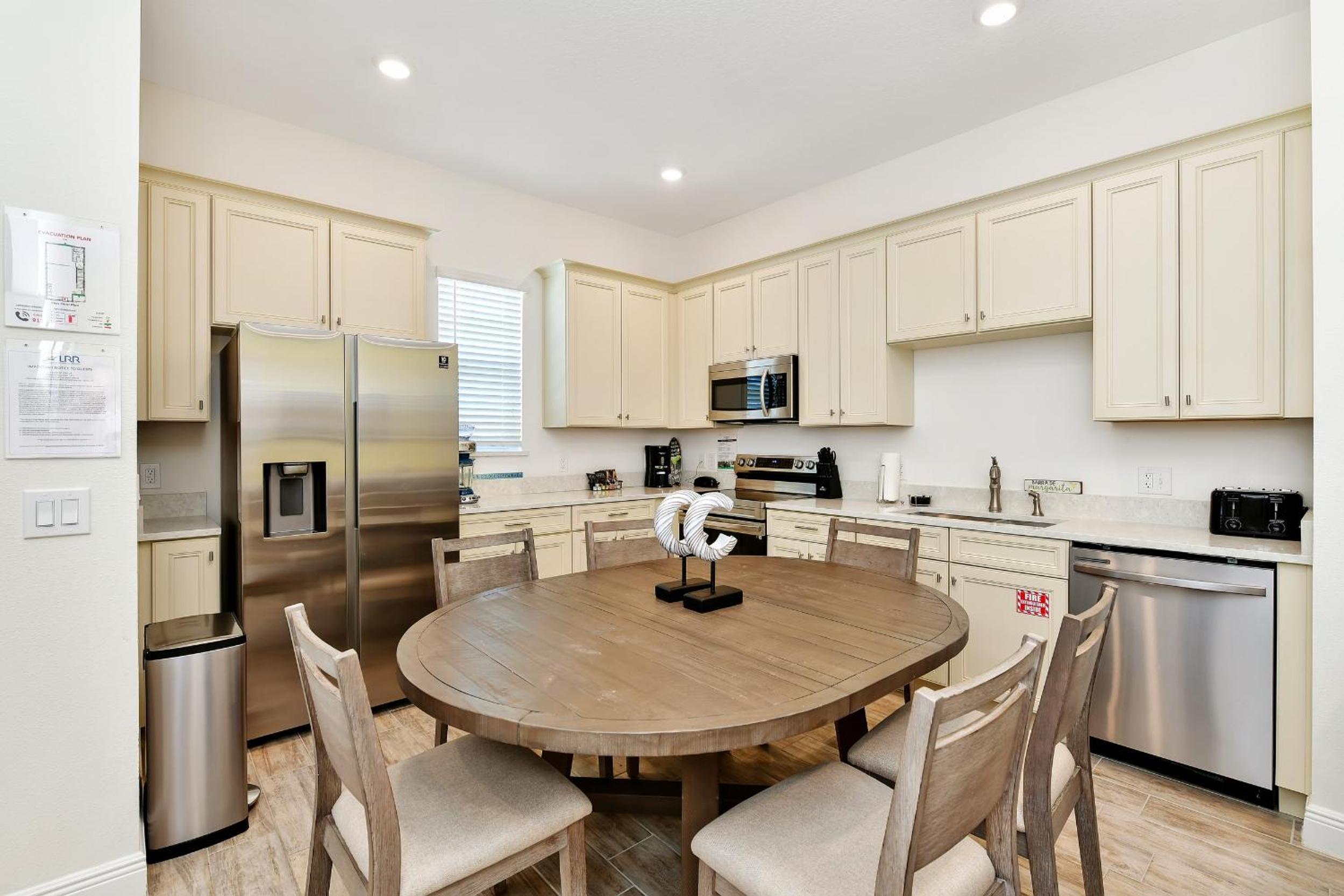 White Sand Cottage With Private Pool Near Disney With Margaritaville Resort & Island H2O Access - 8023Kd
