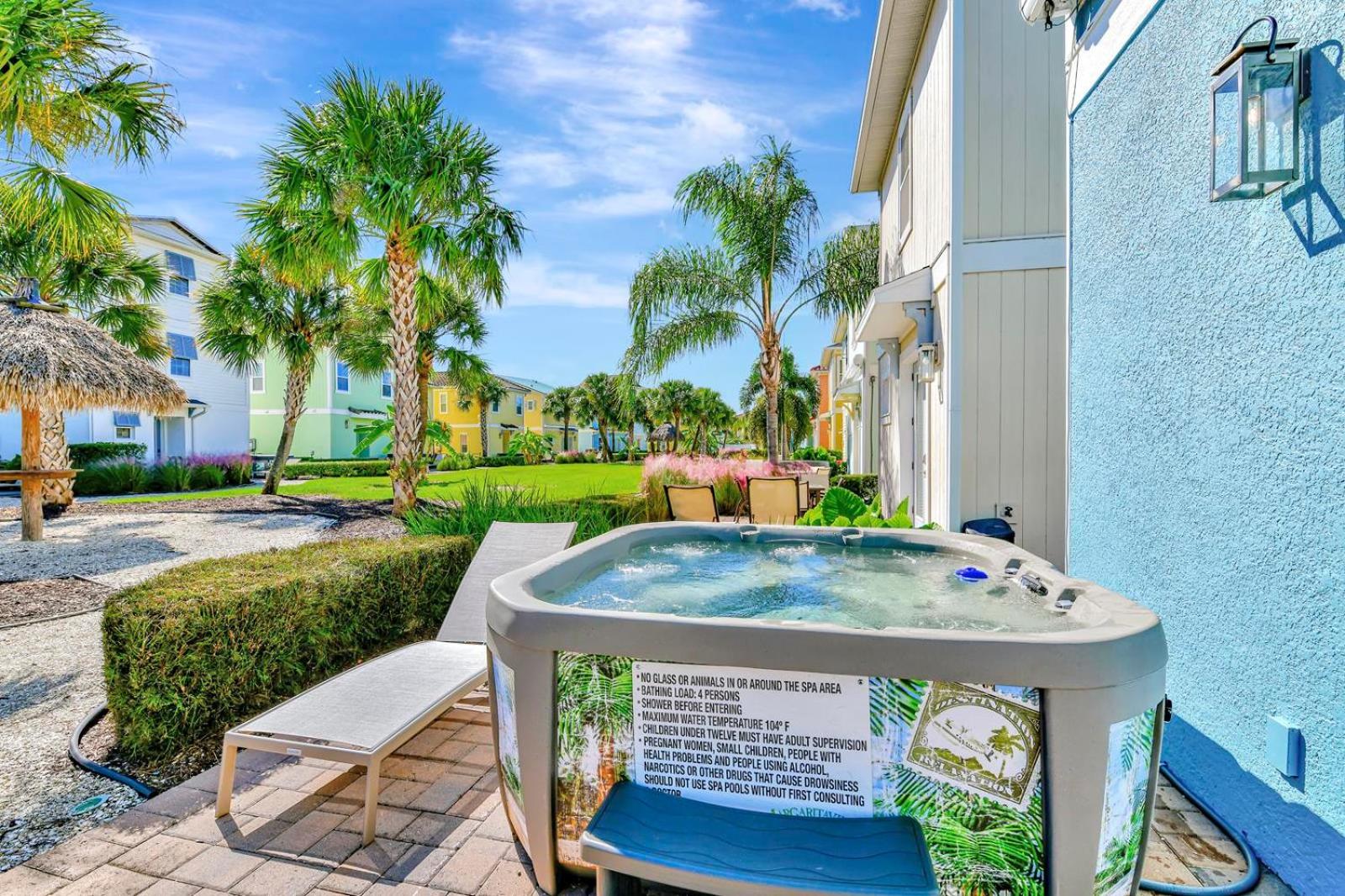 Casa Blanca Cottage With Hot Tub Near Disney With Margaritaville Resort & Island H2O Access - 8032Su
