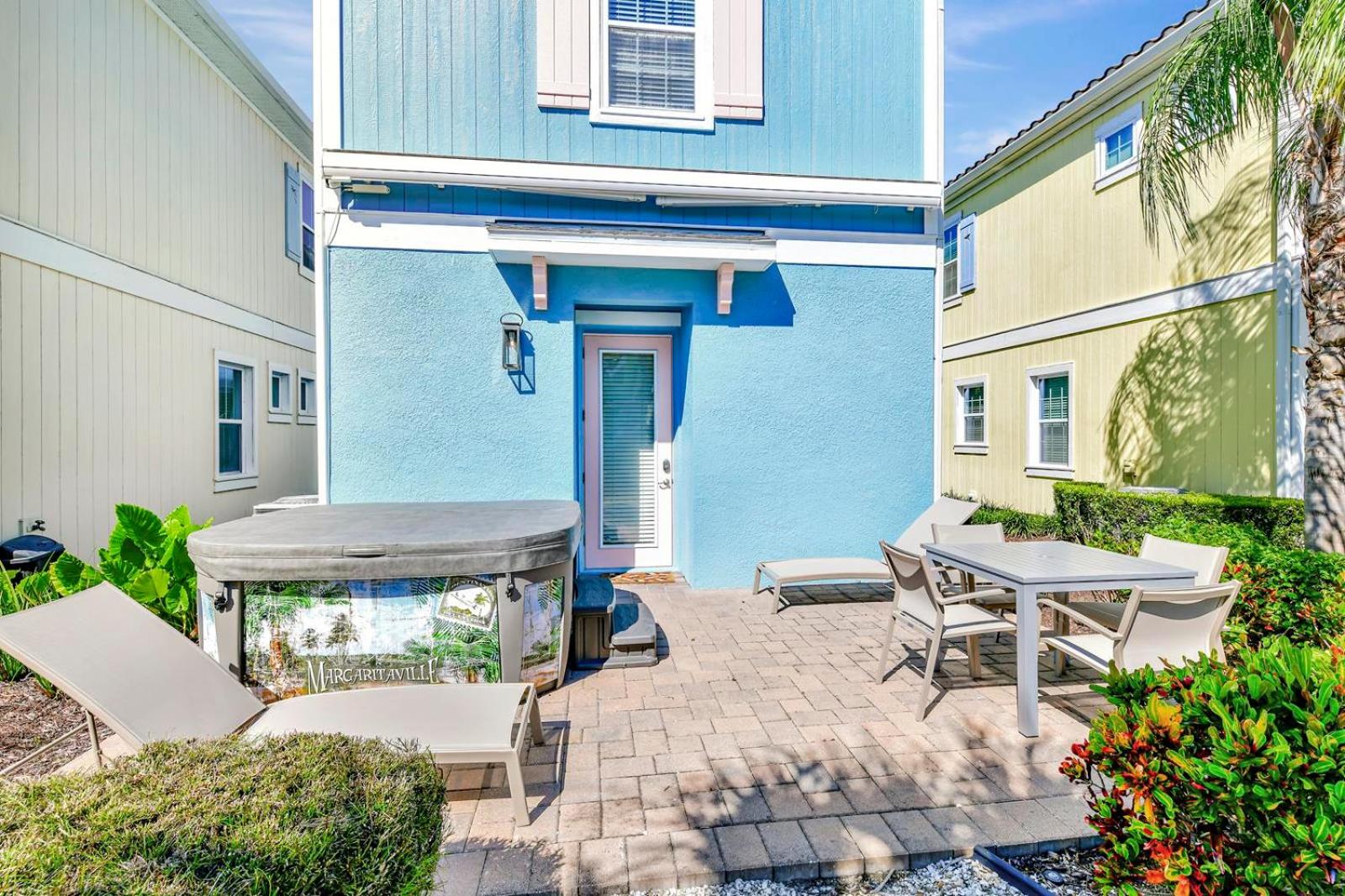Casa Blanca Cottage With Hot Tub Near Disney With Margaritaville Resort & Island H2O Access - 8032Su