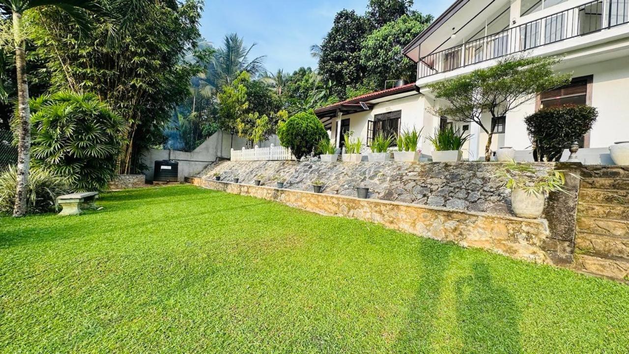 V Cottage Meepe view 5