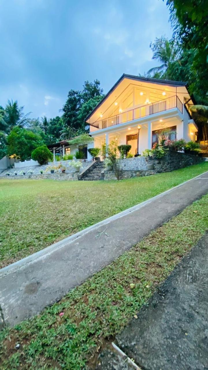 V Cottage Meepe view 3