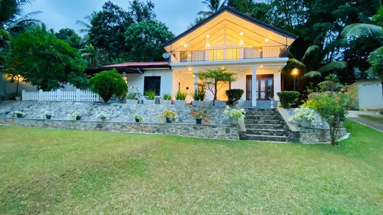 V Cottage Meepe view 2