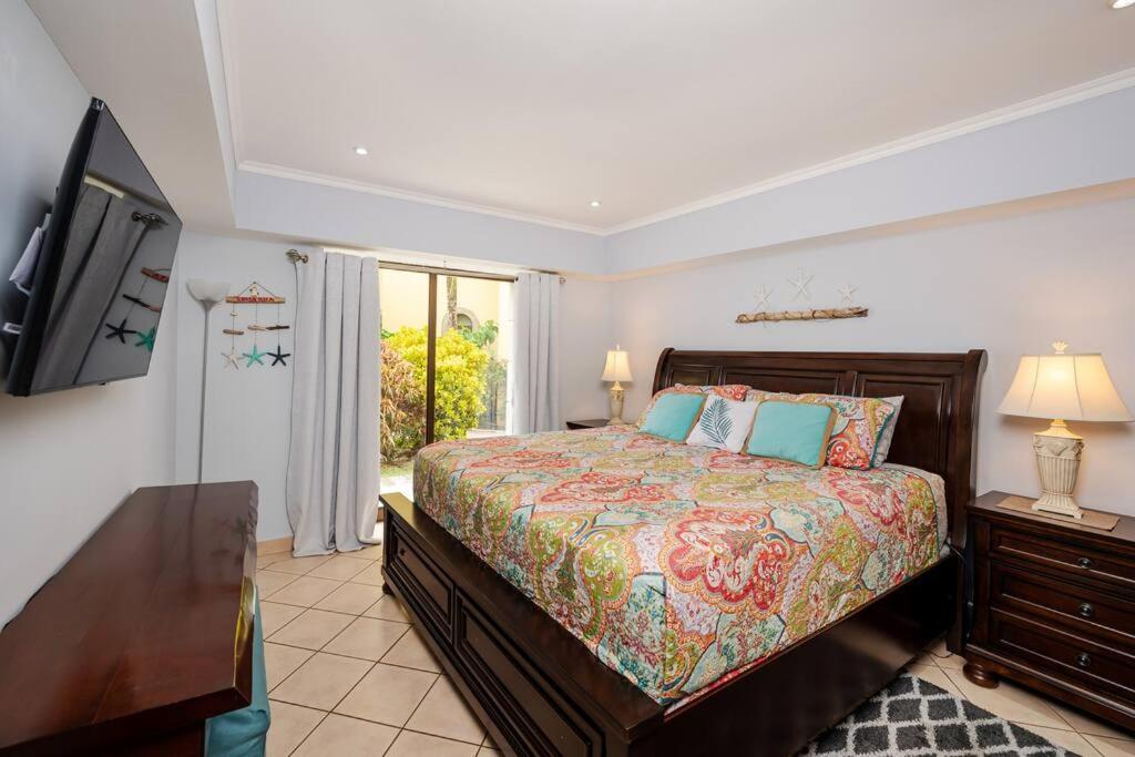 Sunrise 51 Spacious beach condo!