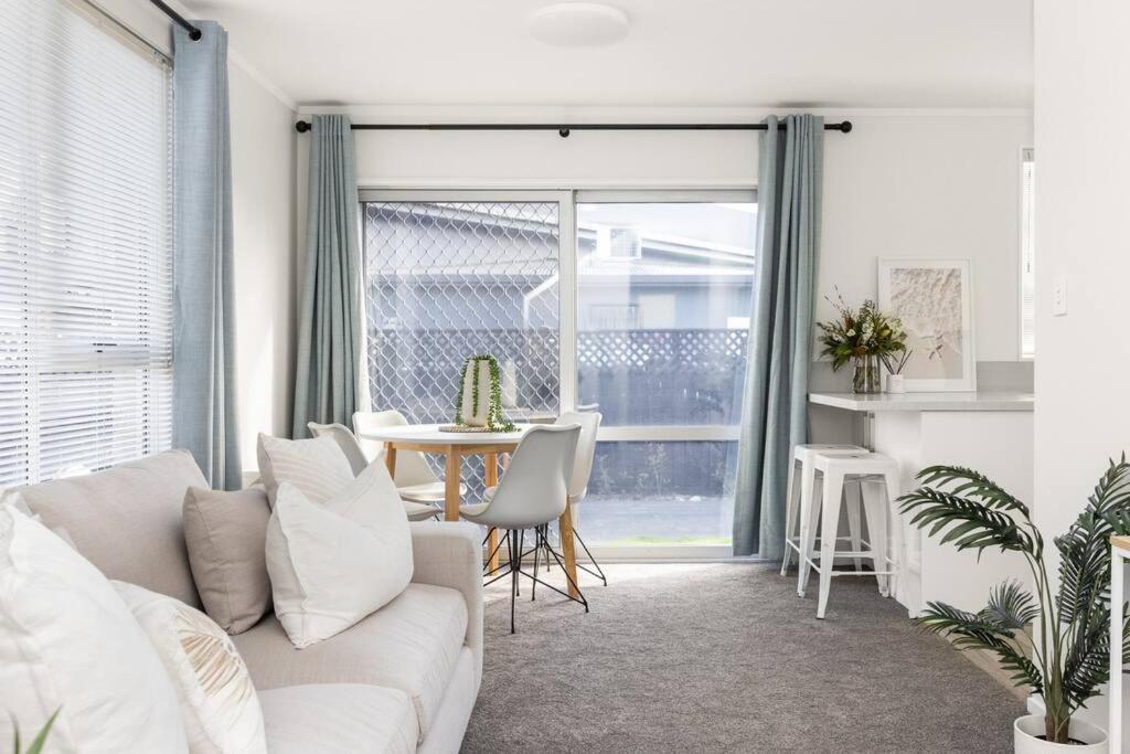 Modern Town-House Delight view 5