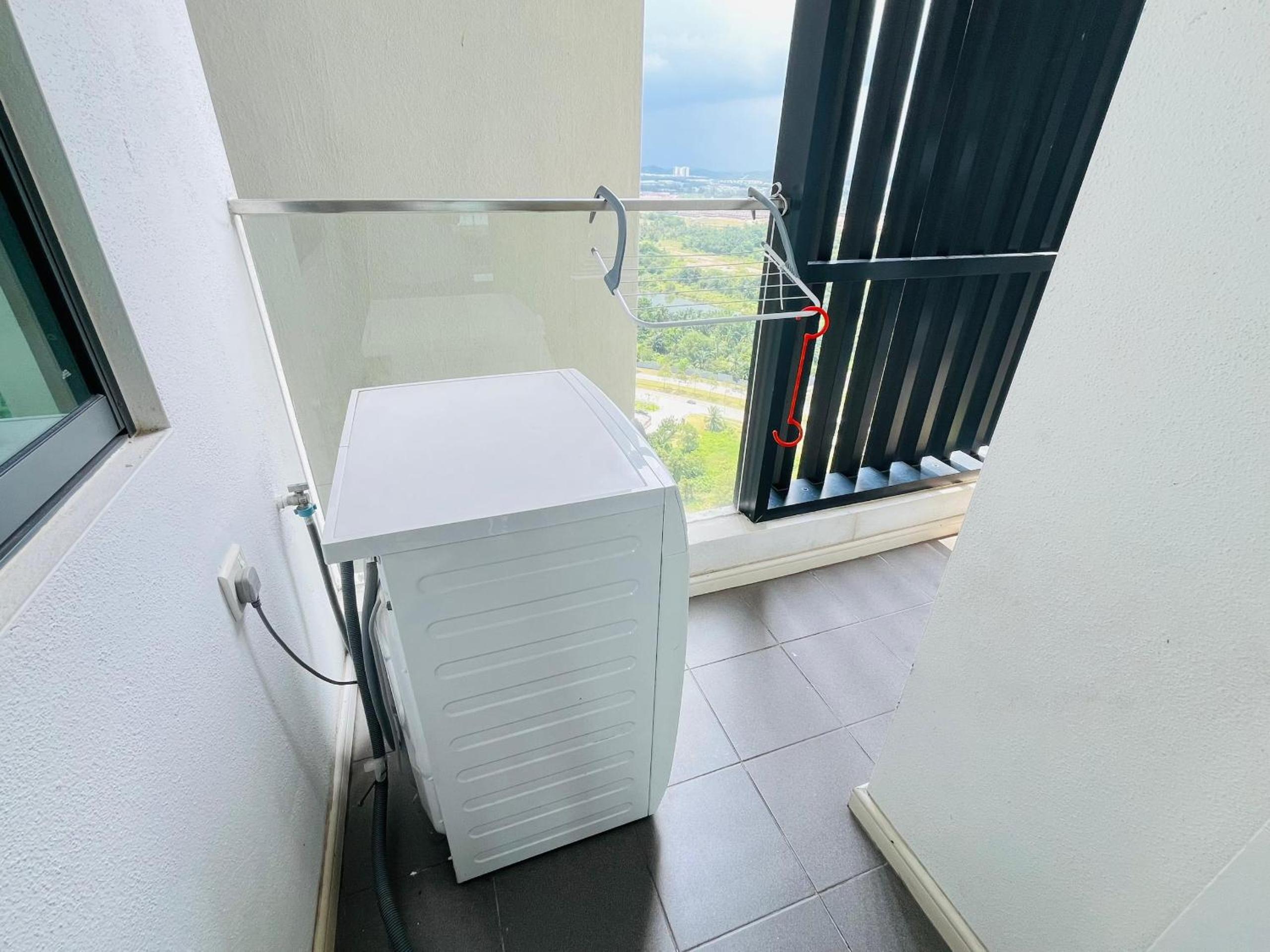 ELYSIA-Legoland-QFamilySuite-WaterDispenser