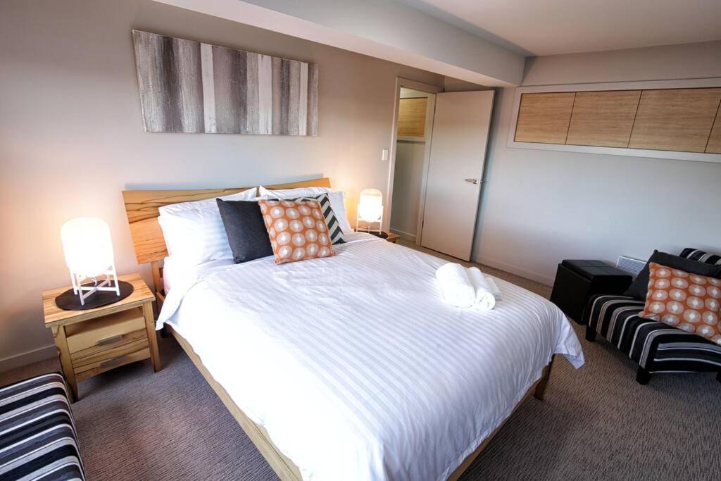 Haven House - River Edge Apartment