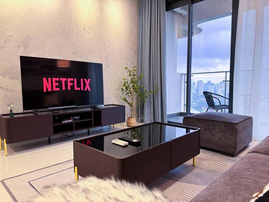 Unblocked Sea & City Views FOC Netflix Access and Youtube Premium 3Beds3Bath 6-11pax