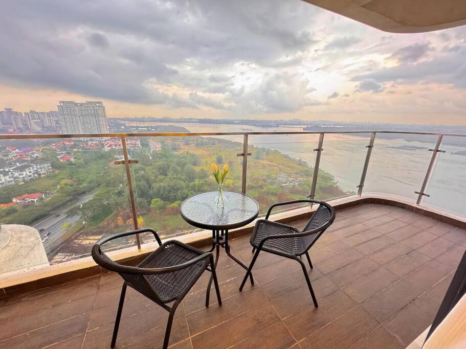 Unblocked Sea & City Views FOC Netflix Access and Youtube Premium 3Beds3Bath 6-11pax