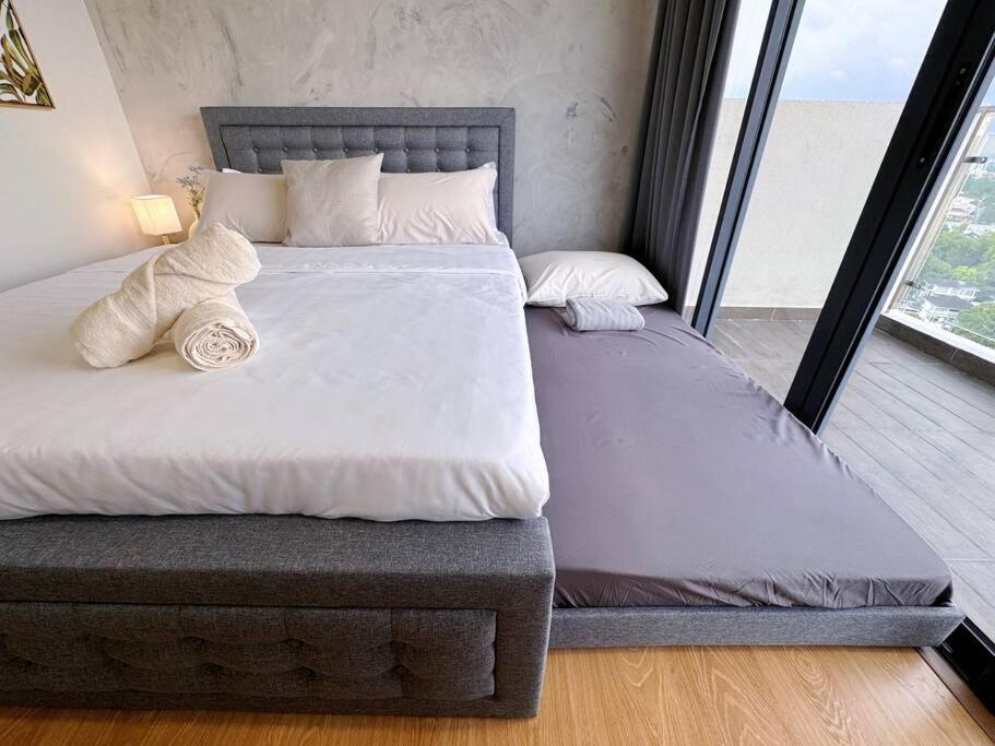 Unblocked Sea & City Views FOC Netflix Access and Youtube Premium 3Beds3Bath 6-11pax