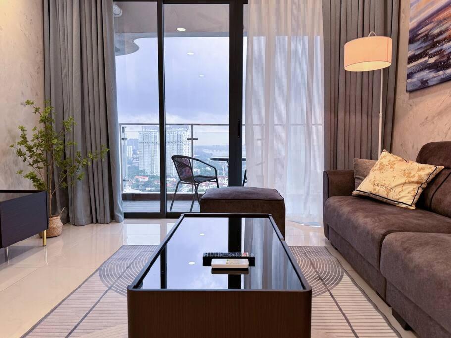 Unblocked Sea & City Views FOC Netflix Access and Youtube Premium 3Beds3Bath 6-11pax