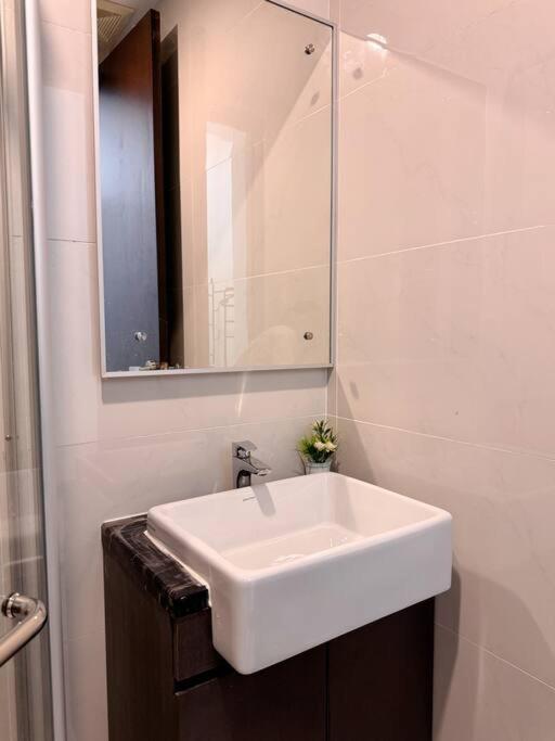 Unblocked Sea & City Views FOC Netflix Access and Youtube Premium 3Beds3Bath 6-11pax