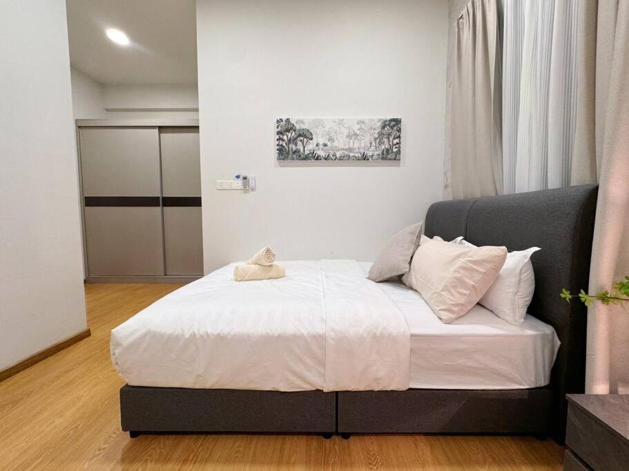 Unblocked Sea & City Views FOC Netflix Access and Youtube Premium 3Beds3Bath 6-11pax