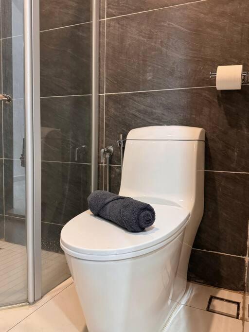 Unblocked Sea & City Views FOC Netflix Access and Youtube Premium 3Beds3Bath 6-11pax