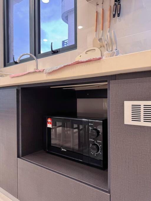 Unblocked Sea & City Views FOC Netflix Access and Youtube Premium 3Beds3Bath 6-11pax