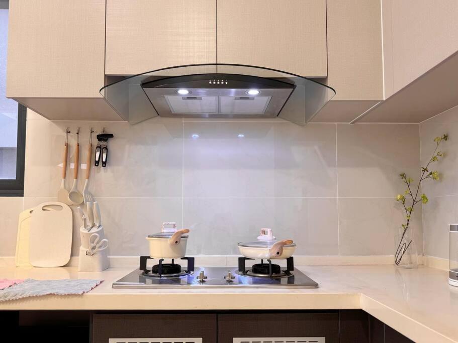 Unblocked Sea & City Views FOC Netflix Access and Youtube Premium 3Beds3Bath 6-11pax