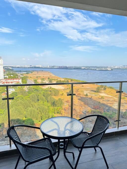 Unblocked Sea & City Views FOC Netflix Access and Youtube Premium 3Beds3Bath 6-11pax