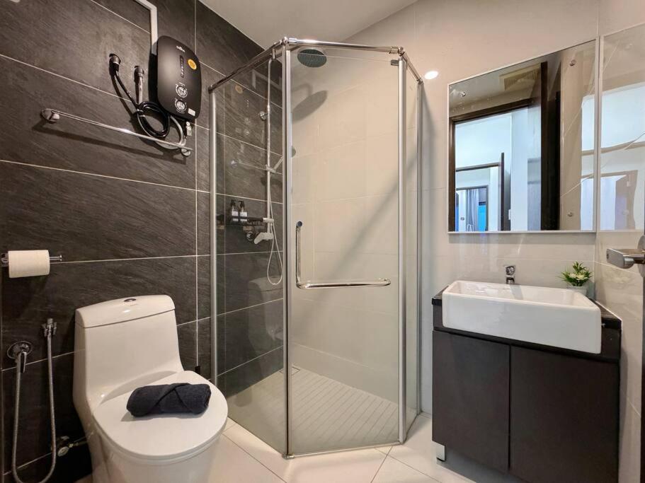 Unblocked Sea & City Views FOC Netflix Access and Youtube Premium 3Beds3Bath 6-11pax