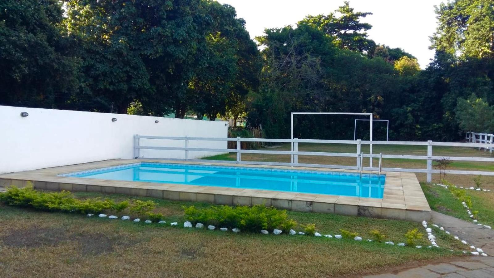 Casarão Miguel Pereira - Refúgio na Natureza com Lareira Externa, Piscina, Fondue e Amplo Jardim - 12 Min do Parque Terra dos Dinos