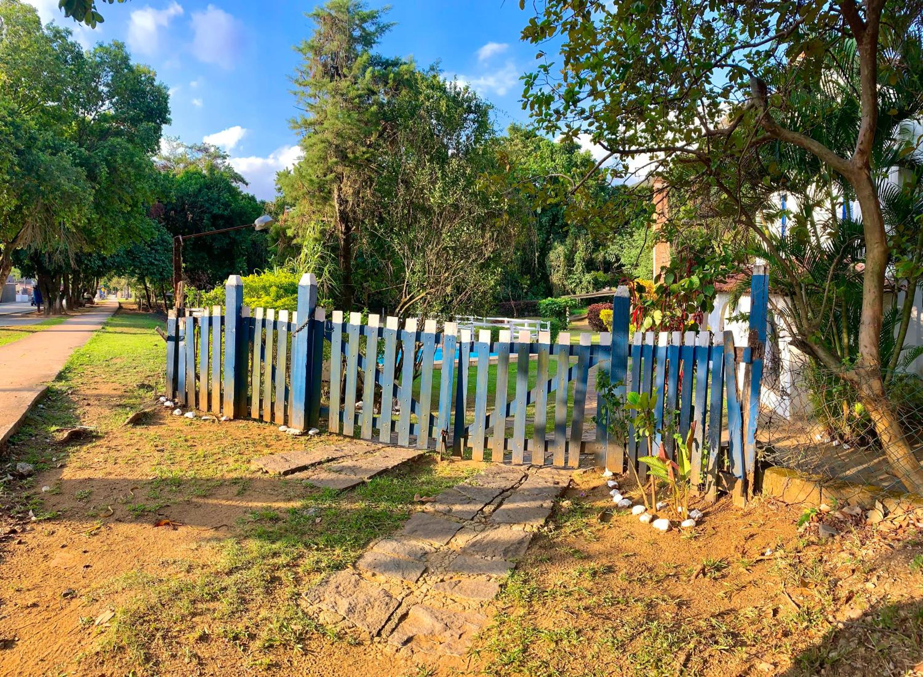 Casarão Miguel Pereira - Refúgio na Natureza com Lareira Externa, Piscina, Fondue e Amplo Jardim - 12 Min do Parque Terra dos Dinos