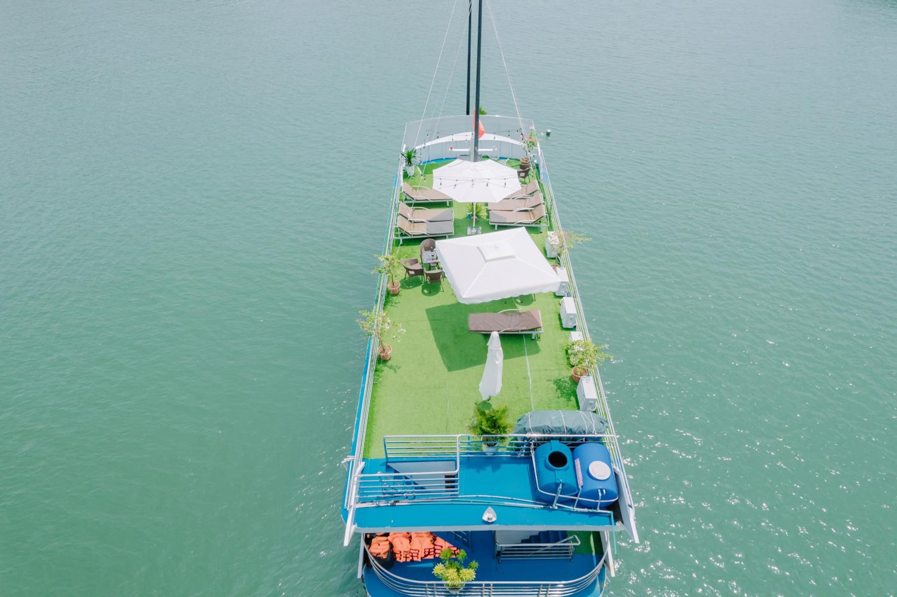 Venezia Boutique Cruises - Catba island