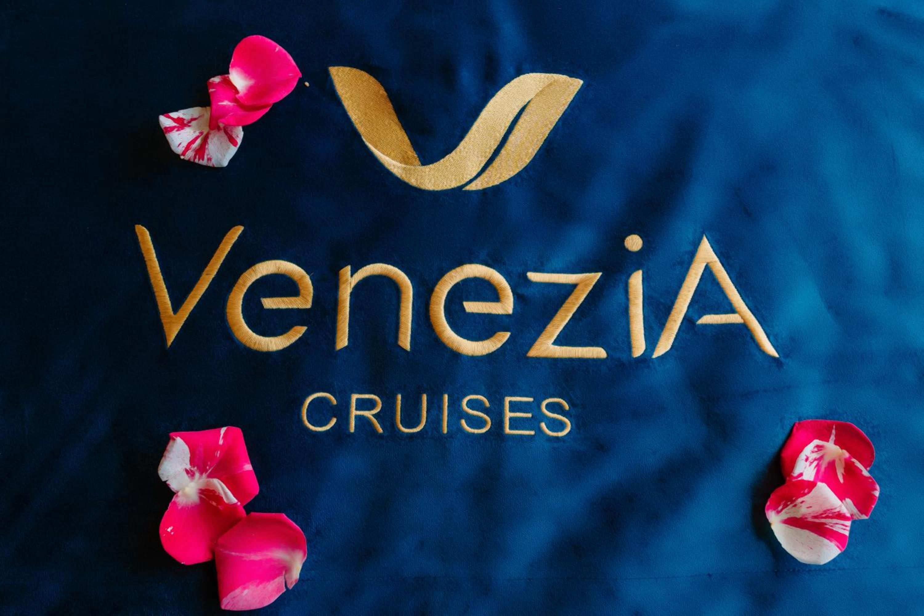 Venezia Boutique Cruises - Catba island