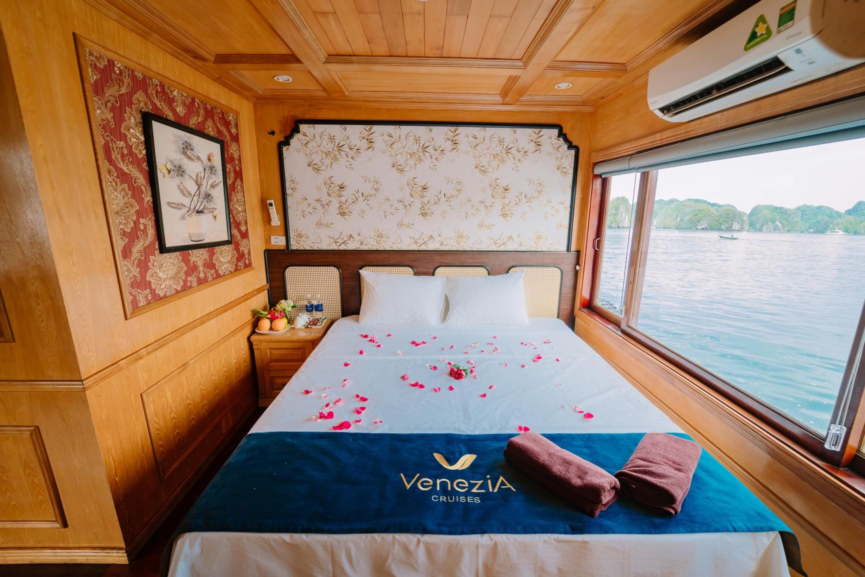 Venezia Boutique Cruises - Catba island