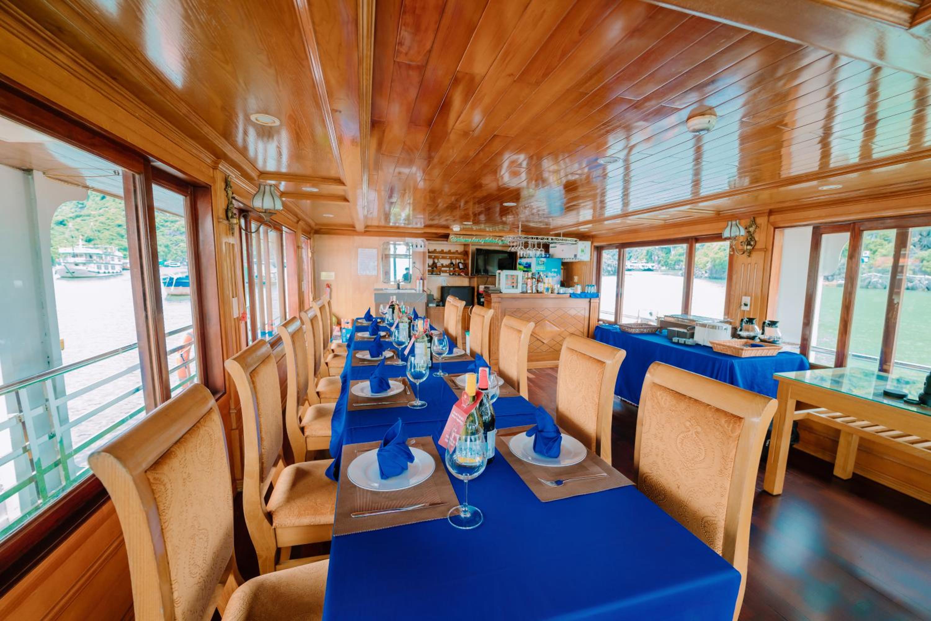 Venezia Boutique Cruises - Catba island