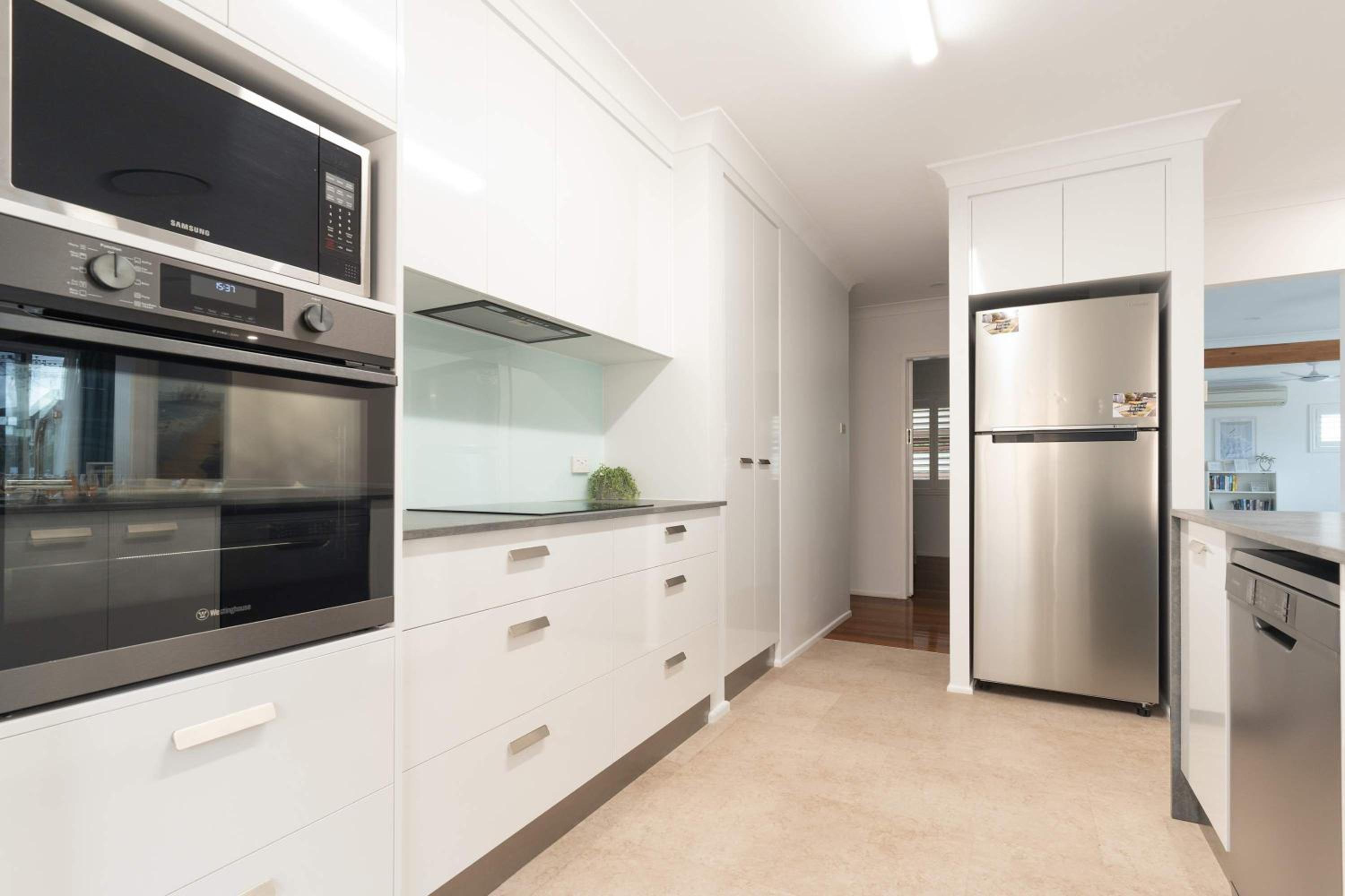 Moffat Beach Coastal Contemporary Unit A