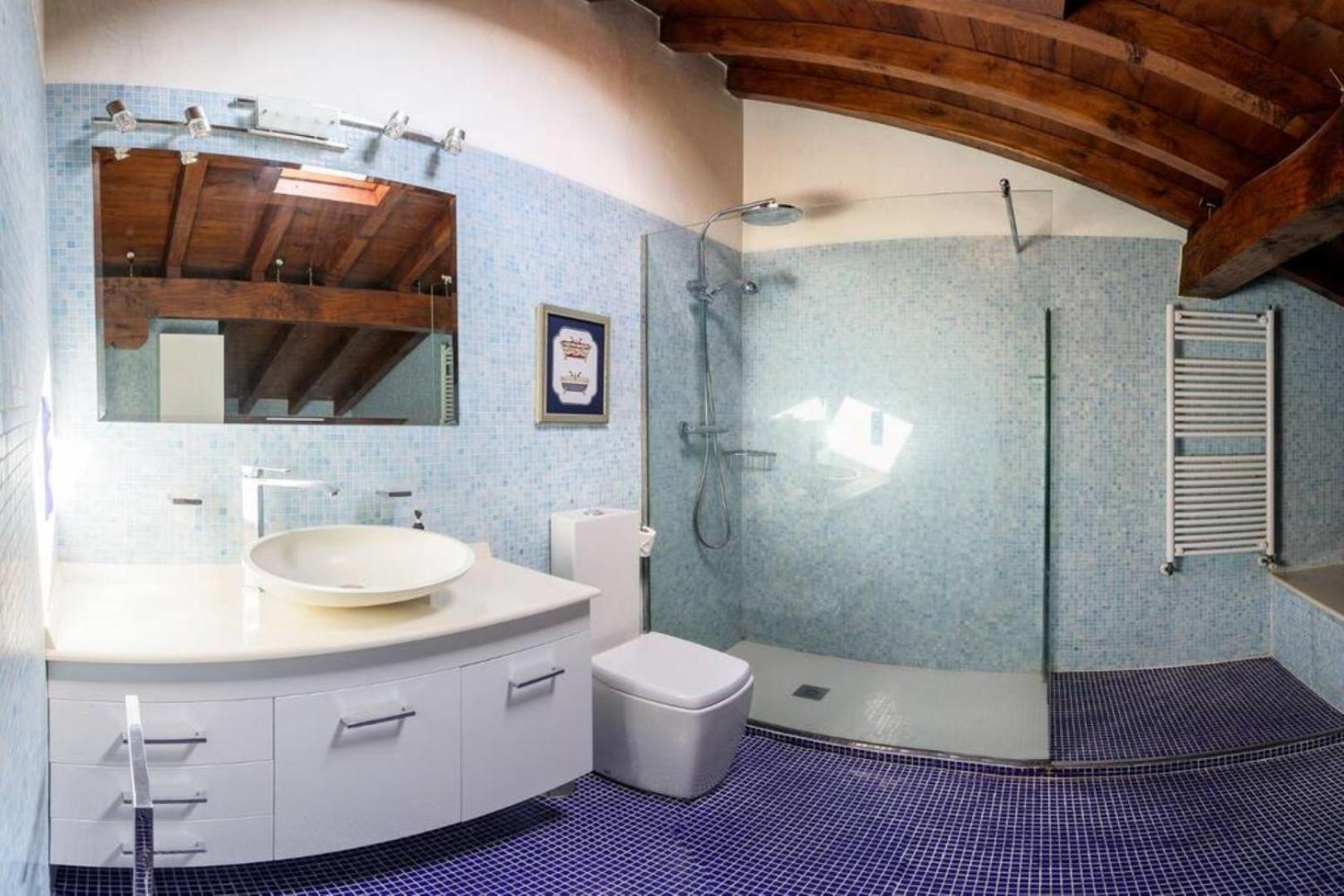 Casa con jacuzzi