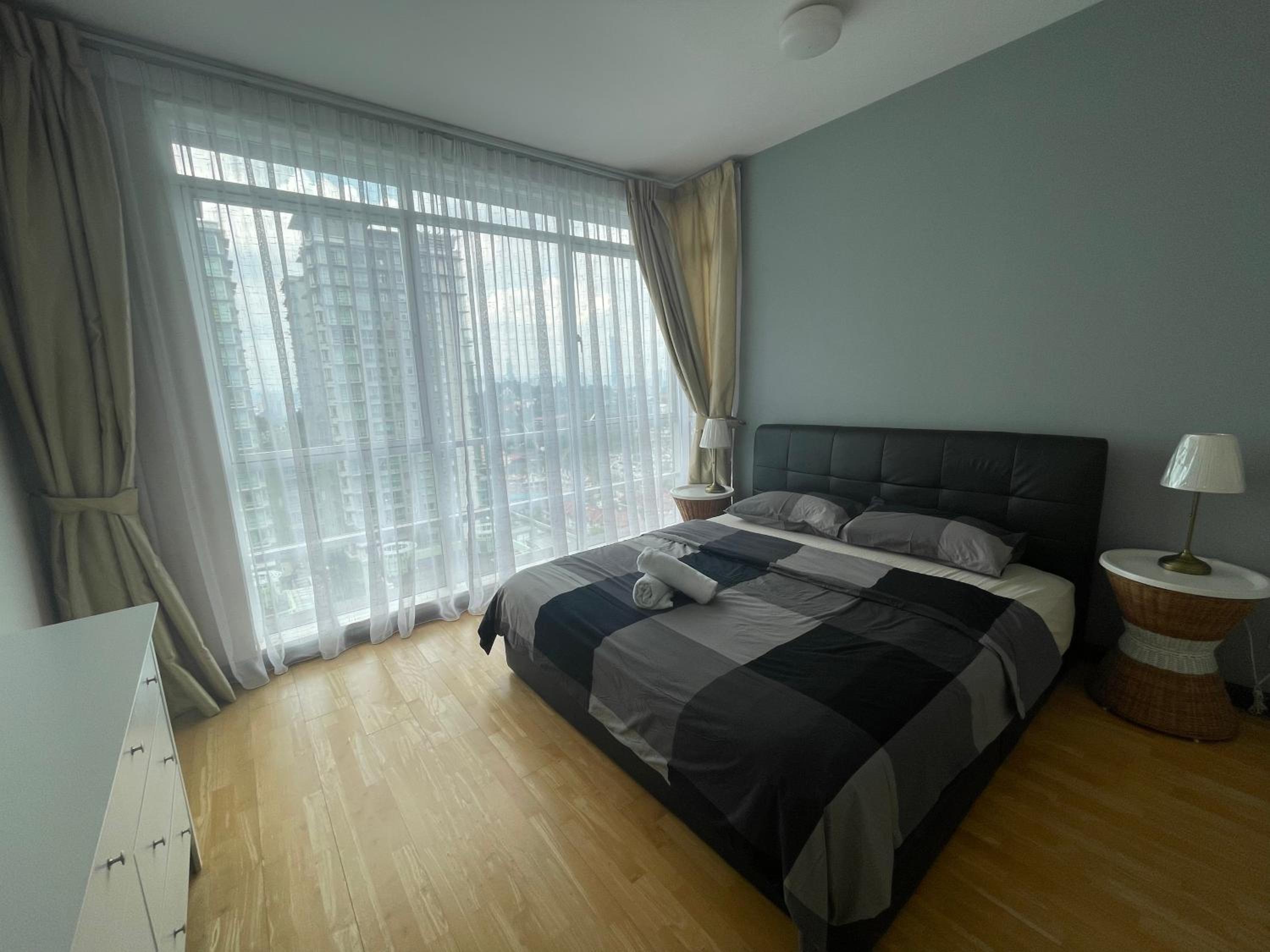 Solaris Dutamas by Manhattan Group