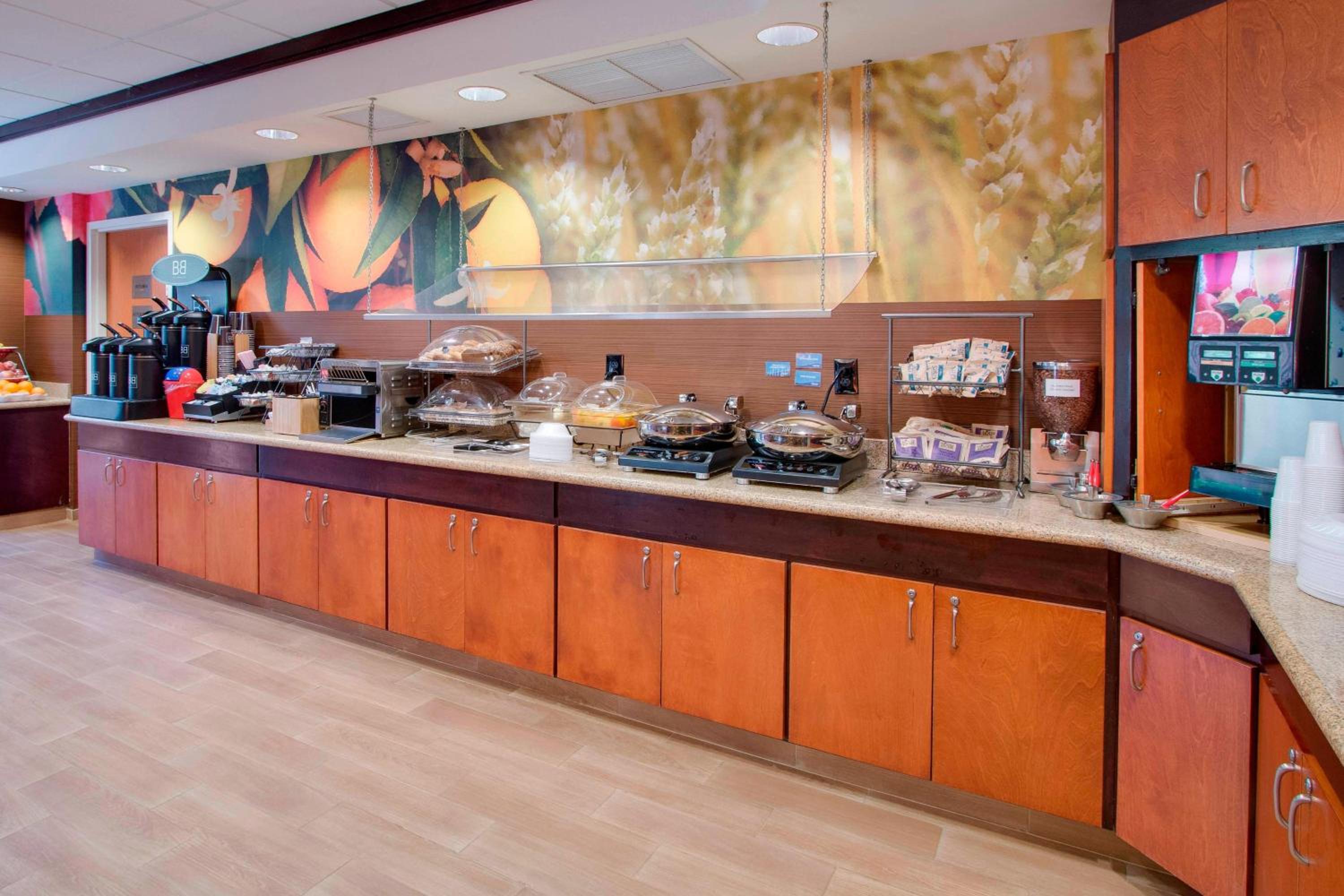 Orlando Vacations - Fairfield Inn  Suites by Marriott Clermont - Property Image 8