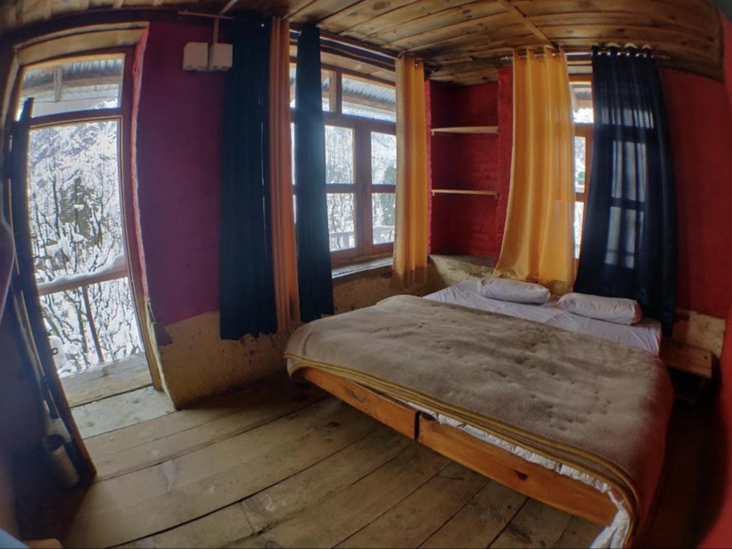 Holy Cow Café & Beds view 3