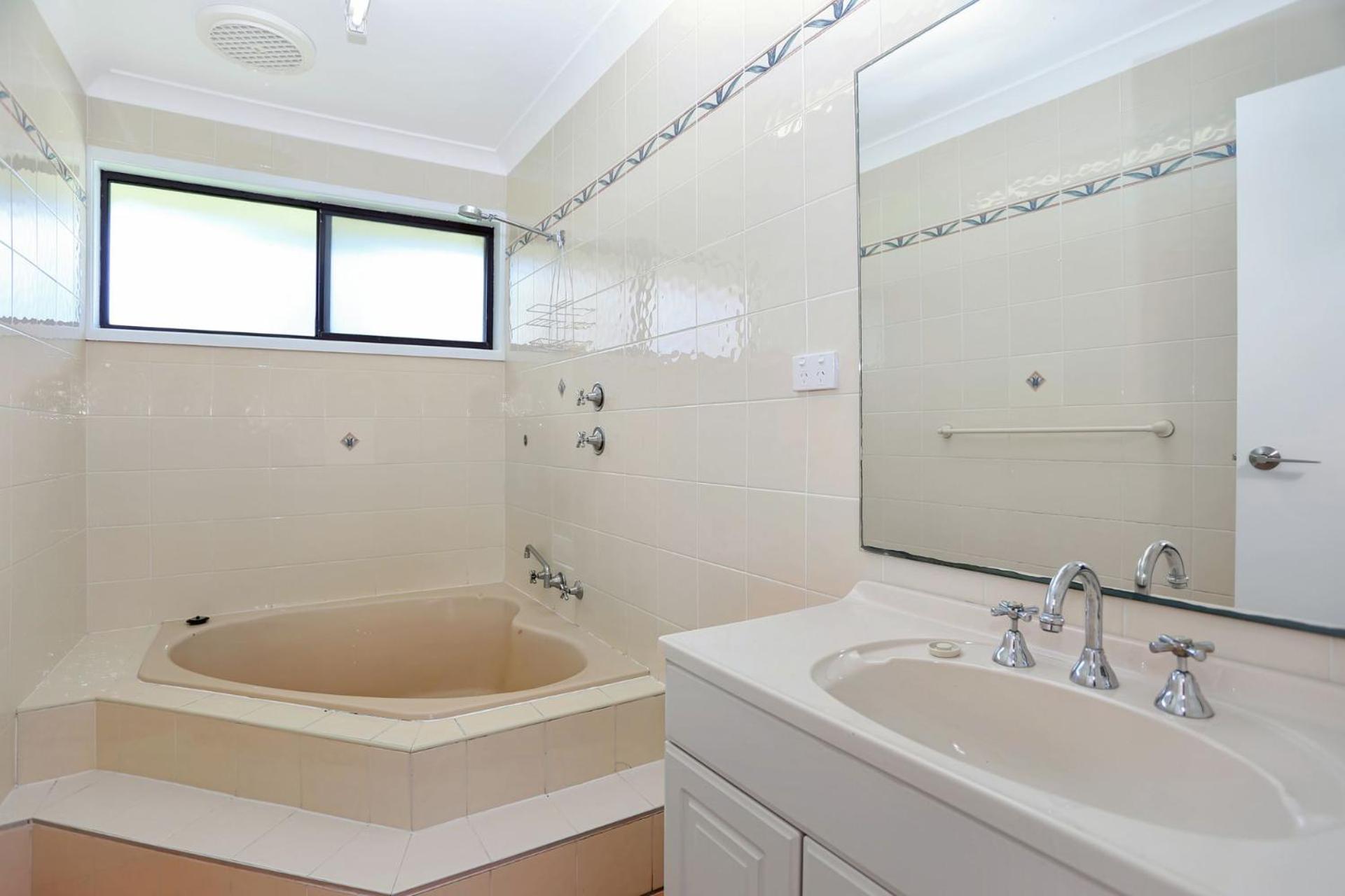 Pet Friendly on Pelican Close to Myall River