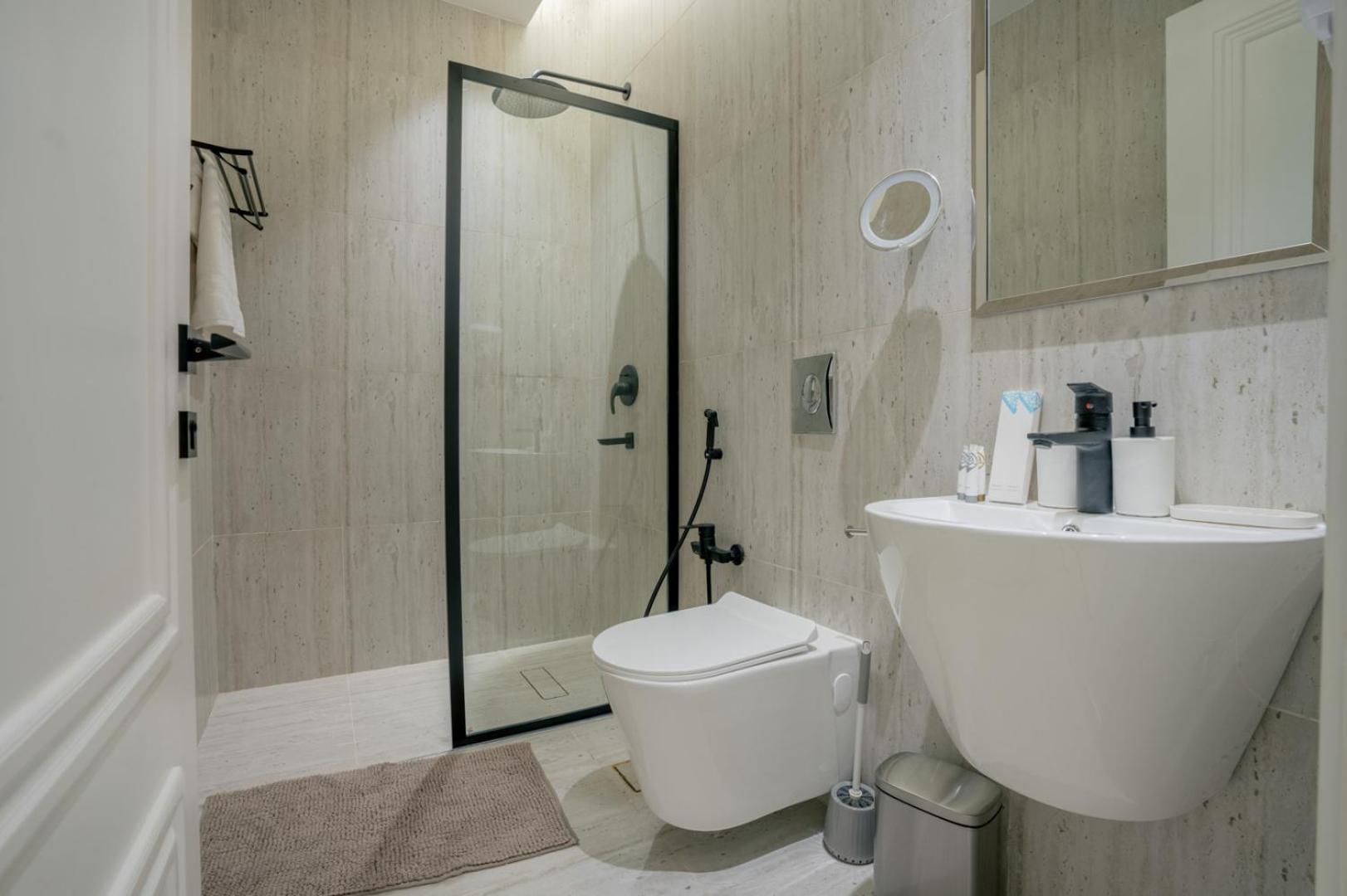 Layali Properties - Boho Oasis 3BR Apt - Convention and Exhibition Center