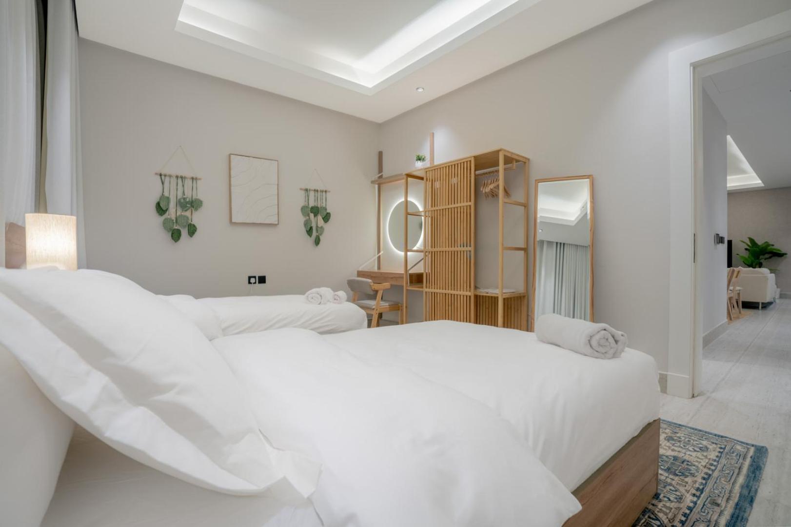 Layali Properties - Boho Oasis 3BR Apt - Convention and Exhibition Center