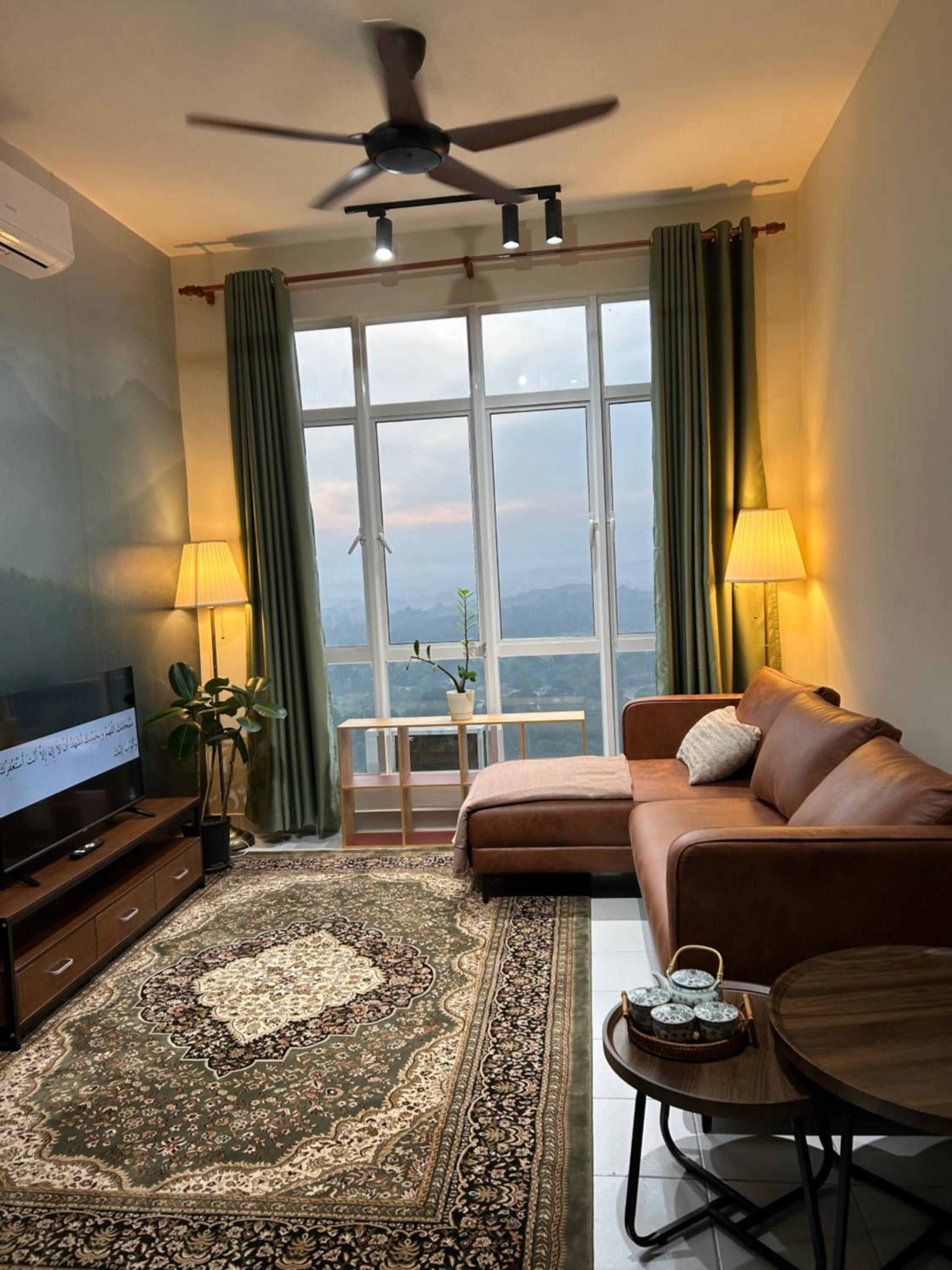 Lovely Luxury Hillview photo 3