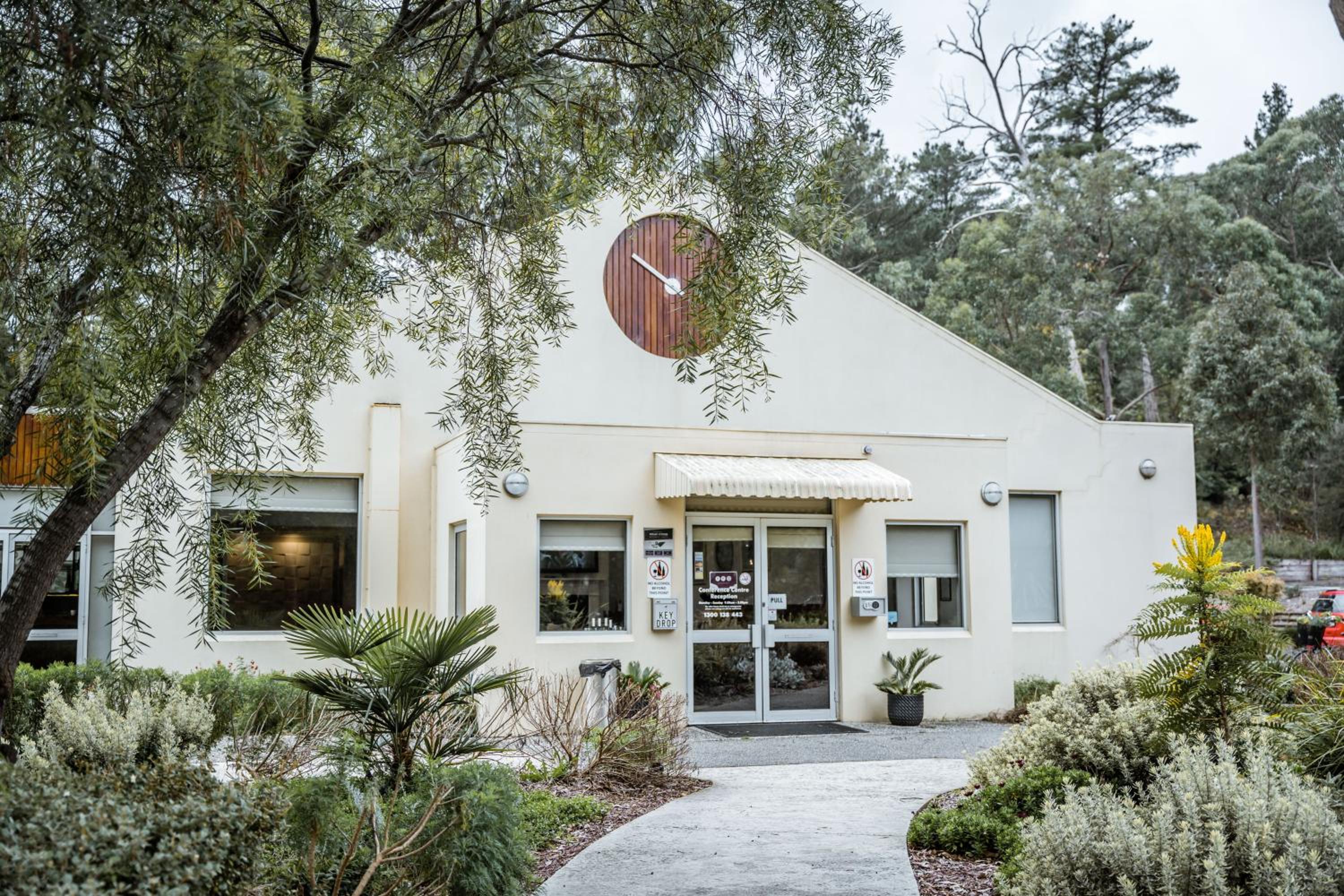 Hotel Foothills - Image 1