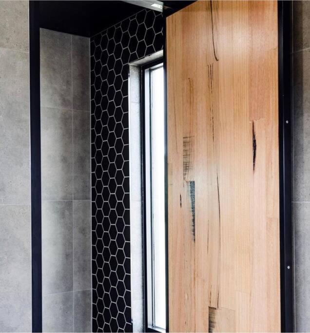 Weyland Shipping Container Home in Venus Bay, South Australia