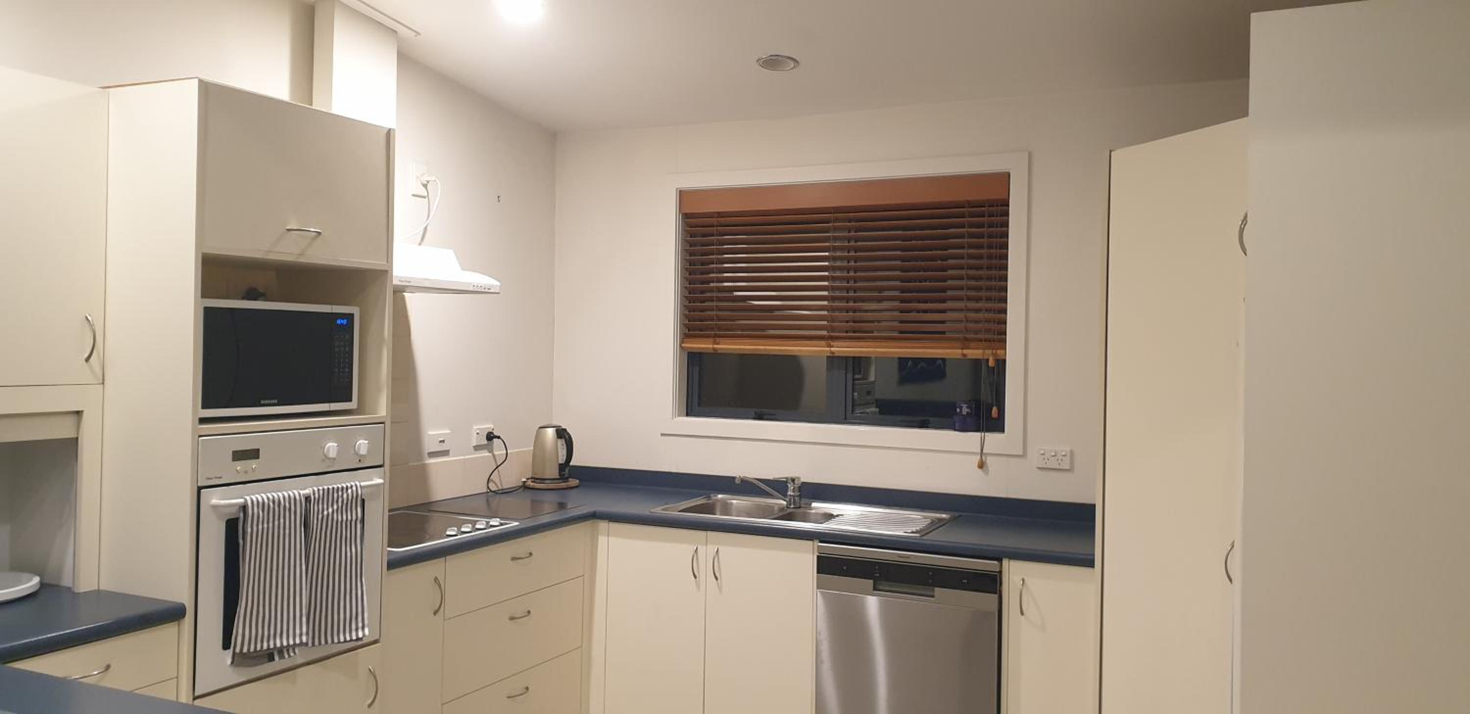 Fantastic Views! The Point Apartment