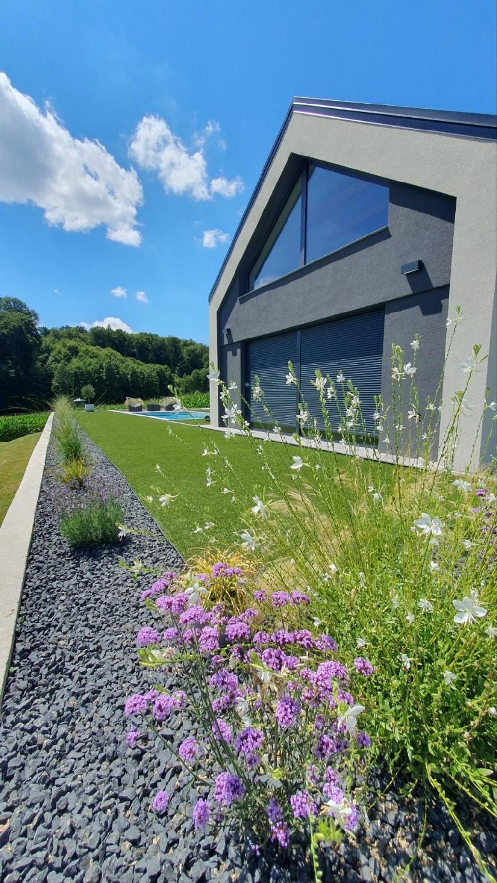 Hotel Midnight Villa - Image 1