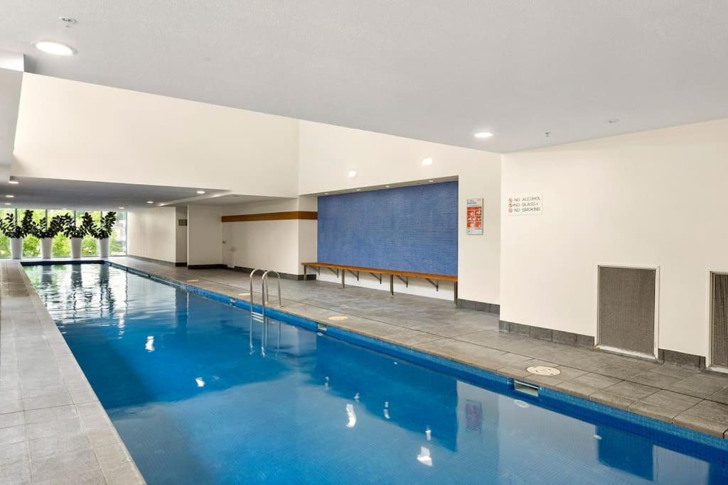 Modern Renovated CBD Apartment