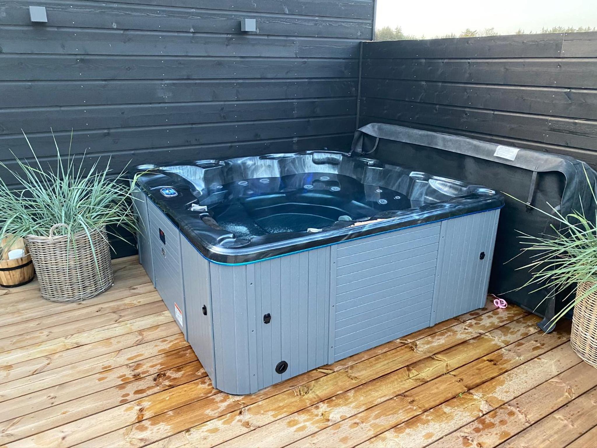 Fantastisk store terrasser med havudsigt og udespa