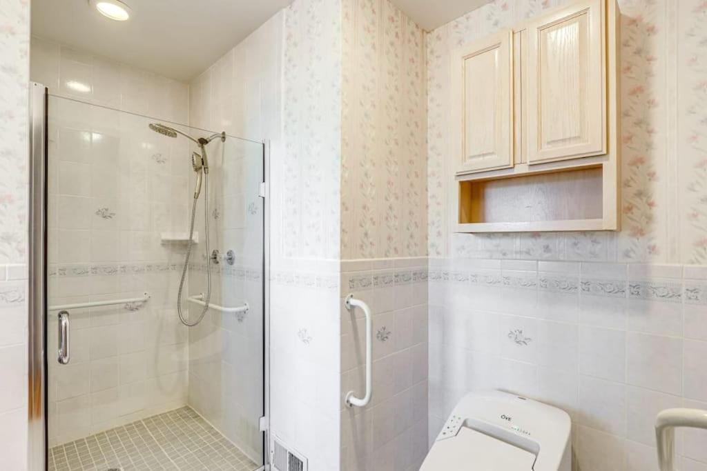 Sanctuary-5BR Home for Extended Stays & Family Comfort view 2