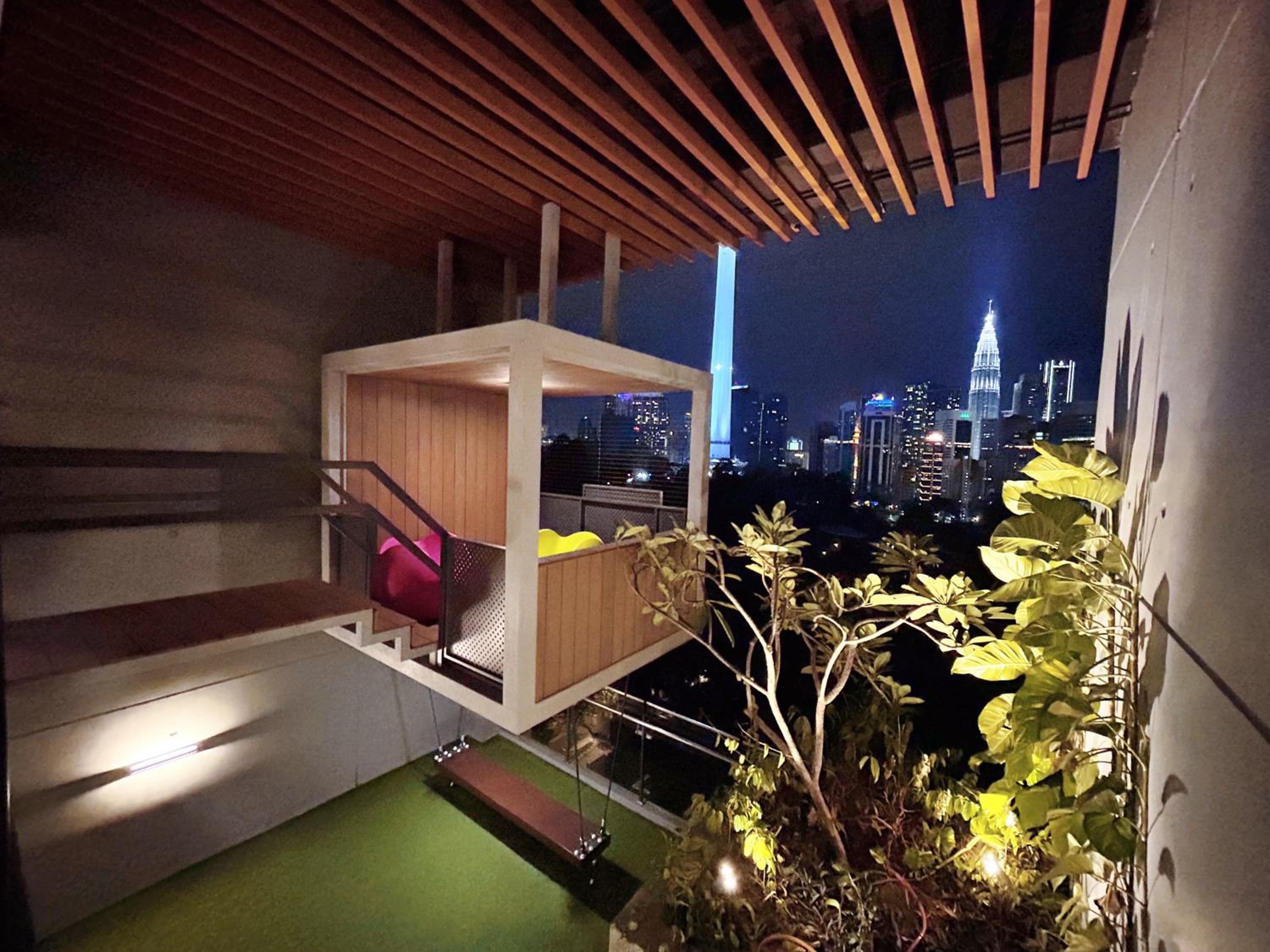 Ceylonz Suites by Manhattan Group